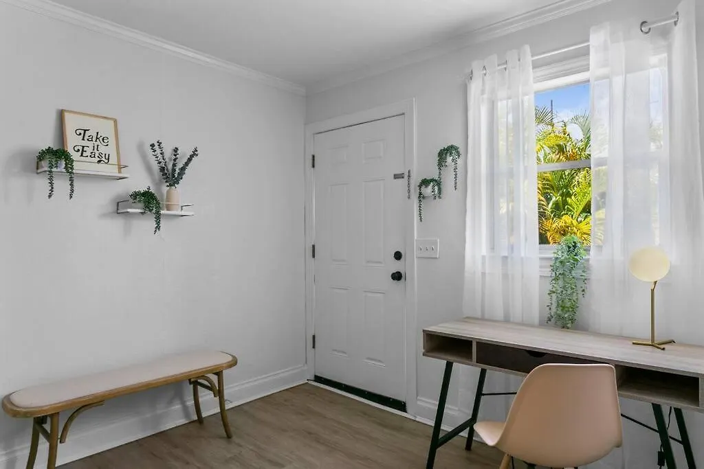 Boho Inspired Apt In The Heart Of Tampa Bay!