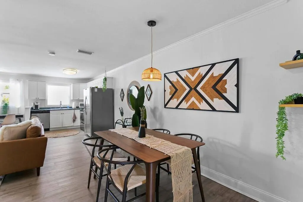 Boho Inspired Apt In The Heart Of Tampa Bay! Apartment