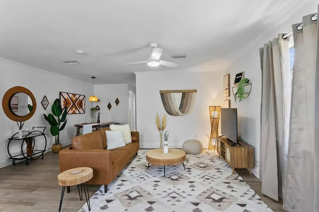 Boho Inspired Apt In The Heart Of Tampa Bay! 0*,