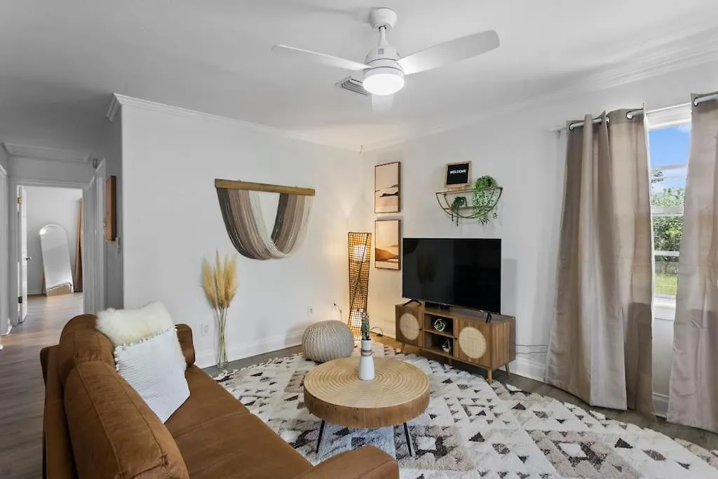 Boho Inspired Apt In The Heart Of Tampa Bay! 0*,  United States